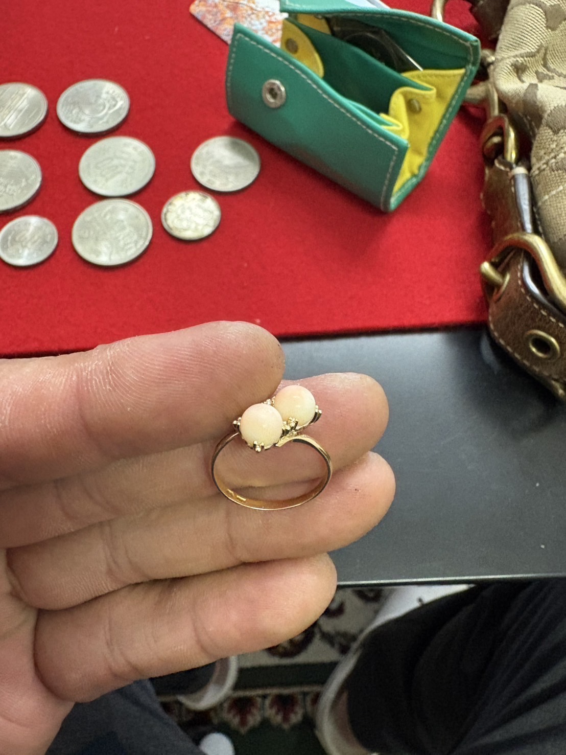 中央区のお客様より、指輪、時計、茶釜を買い取らせていただきました。