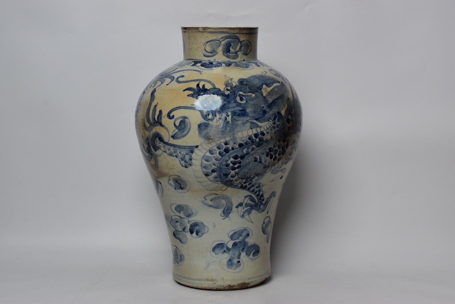 先日は、江別市からお越しのお客様より、ブランドバッグおよび李朝の壺をお買取りさせていただきました。