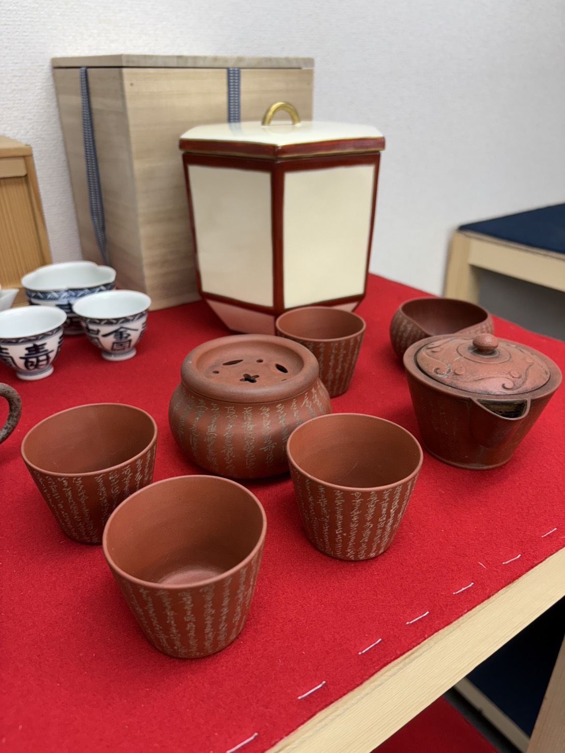 南区のお客様より、茶器一式を買取いたしました。
